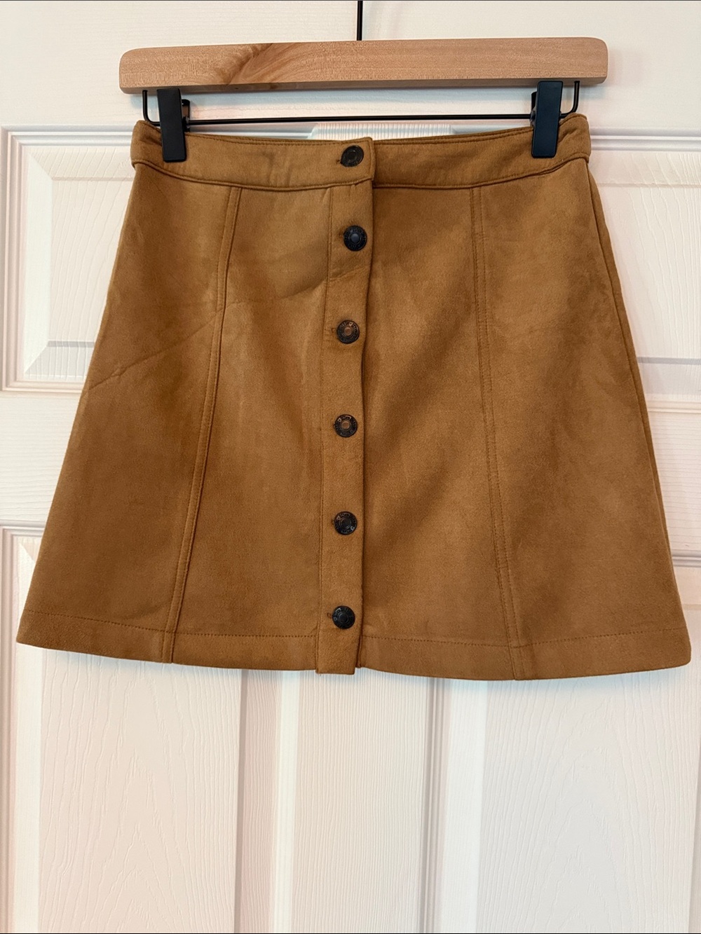 Sky and Sparrow Camel Button-Front Mini Skirt